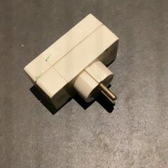 Adapter White, as reported by MEININGER Hotel Amsterdam City West using iLost