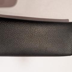 Custodia per gli occhiali noir, come riportato da TCL utilizzando iLost