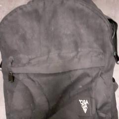 Saco Zwart, como reportado por Qbuzz servicepunt  Emmen utilizando o iLost