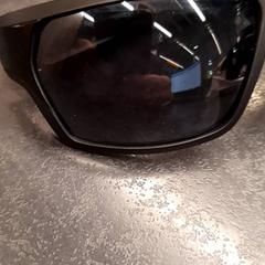 サングラス がiLostで Rotterdam The Hague Airport によって報告されました