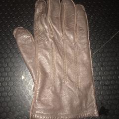 Handschoen, as reported by Awakenings New Year Specials 2018 using iLost