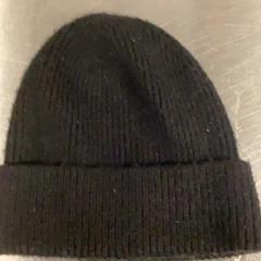 Beanie Black, gemeldet von MEININGER Hotel Dresden Zentrum über iLost