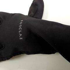 Giltzak en handschoen, gisa salatu by Centraal magazijn iLost erabiliz