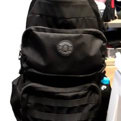 Rugzak zwart، كما تم الإبلاغ عنه بواسطة Qbuzz ZHN عبر iLost