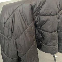 Jacke Black winter, gemeldet von MEININGER Hotel Berlin Central Station über iLost