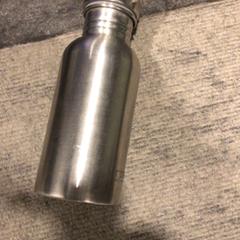 Üveg, amint azt Internationaal Theater Amsterdam az iLost segítségével jelentette.