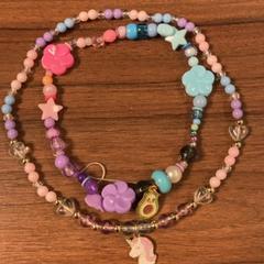 القلائد والقلادات kettingen، كما تم الإبلاغ عنه بواسطة Pathé Zaandam عبر iLost