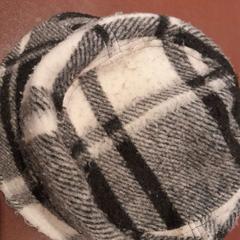 帽子 noir et blanc がiLostで TCL によって報告されました