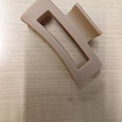 İLost kullanarak IKEA Brest Guipavas tarafından bildirildiği gibi Saç tokası Beige