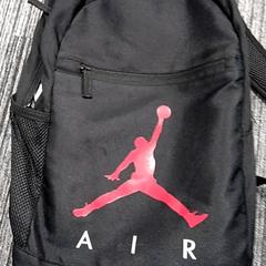 バックパック Jordan がiLostで Arriva Vechtdallijnen によって報告されました