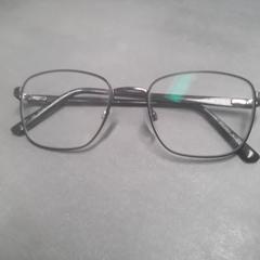 Bril Donkergrijs, som rapportert av Arriva Friesland / Groningen ved bruk av iLost