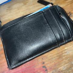 지갑 Rupprecht, iLost를 사용하여 Club Nyx/Exit Café에 보고됨