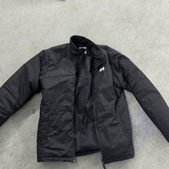 Helly Hansen jas zwart maat L, som rapporterats till iLost