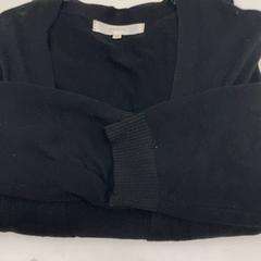 カーディガン がiLostで IKEA新三郷 によって報告されました