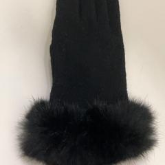 Guanti, come riportato da IKEA鶴浜 utilizzando iLost