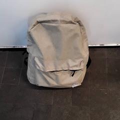 Mochila Licht groen, como reportado por EBS Tramplein utilizando o iLost