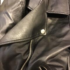 Giacca, come riportato da U-OV Utrecht utilizzando iLost