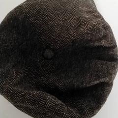 Kleding - Hoofddeksel, segons ha informat Regio Antwerpen - Brussel mitjançant iLost