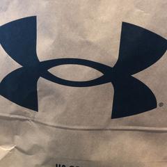 Purchase under armour がiLostで Designer Outlet Roermond によって報告されました