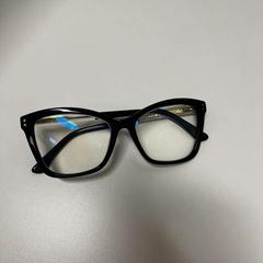 Glasses, as reported by IKEA Praha – Černý Most using iLost