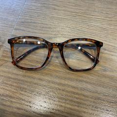 Lentes, segundo informou Designer Outlet Roosendaal usando iLost