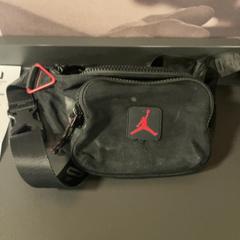 Bag Black, as reported by MEININGER Hotel Dresden Zentrum using iLost