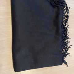 Sjal Zwart, rapporterat av Regio Limburg - Leuven med iLost