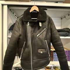 Jacka black leather, rapporterat av Inntel Hotels Utrecht Centre med iLost