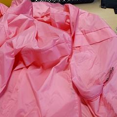 Kleding Regenjas, jak nahlášeno Centraal magazijn pomocí iLost