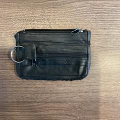 Cartera Overman orlando c, segons ha informat Gemeente Amsterdam - Bureau Gevonden Voorwerpen mitjançant iLost