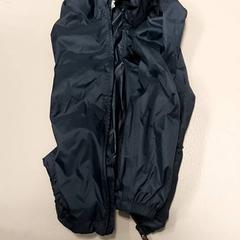 Roupa, como reportado por Regio West-Vlaanderen utilizando o iLost