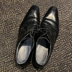 Zapatos, ha sido reportado por Van der Valk Hotel Utrecht con iLost