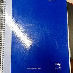 Cahier a carreaux pacs Bleu, couverture rigide, como reportado por IKEA Bayonne Ametzondo utilizando o iLost