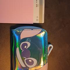 Stitch portomonee, amint azt az iLostnak jelentették.