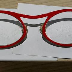 안경 - Rood, iLost를 사용하여 Centraal magazijn에 보고됨