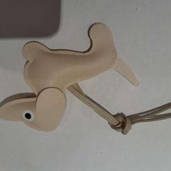 شخصيات الأكشن والدمى والحيوانات المحشوة والدمى chien، كما تم الإبلاغ عنه بواسطة TCL عبر iLost