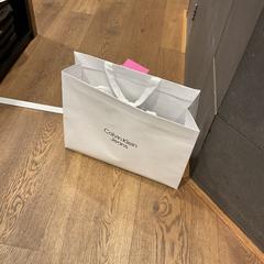 Bossa Calvin klein, segons ha informat Designer Outlet Roosendaal mitjançant iLost
