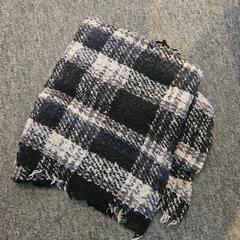 Bufanda, segons ha informat Ramada by Wyndham Amsterdam Airport Schiphol mitjançant iLost