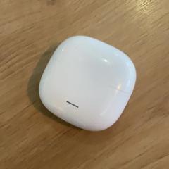 Koptelefoon White, zoals gemeld door MEININGER Hotel Köln West met iLost