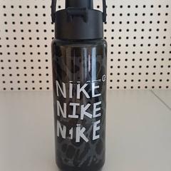 Water bottle, as reported by Qbuzz GD Groningen HS using iLost