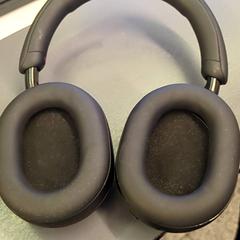 Hörlurar Zwart, rapporterat av Eindhoven Airport med iLost