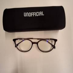 Estuche para gafas con gafas, ha sido reportado por IKEA Paris - Italie Deux con iLost