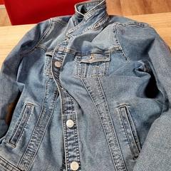 Jeansowa kurtka, zgłoszono przez Connexxion Amstelveen przy użyciu iLost