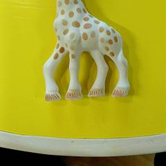 Sophie la girafe, zoals gemeld door IKEA Mulhouse met iLost