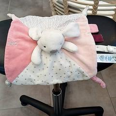 Cudowny policzek, zgłoszono przez IKEA Lille przy użyciu iLost