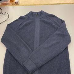 Weste Donkerblauw, gemeldet von Heidelberglaan 15 über iLost