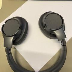 Hodetelefoner grijs, som rapportert av Vrije Universiteit Brussel (VUB) ved bruk av iLost