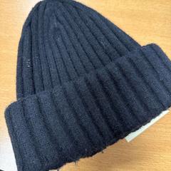 Keps zwarte muts, rapporterat av VITAZ campus Sint-Niklaas med iLost