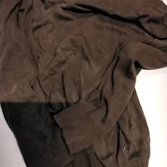 Svetr, jak nahlášeno Gemeente Puurs-Sint-Amands pomocí iLost