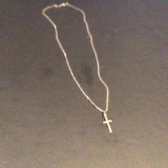 Naszyjnik Zilveren kruis, zgłoszono przez Van der Valk Hotel Amsterdam Zuidas przy użyciu iLost